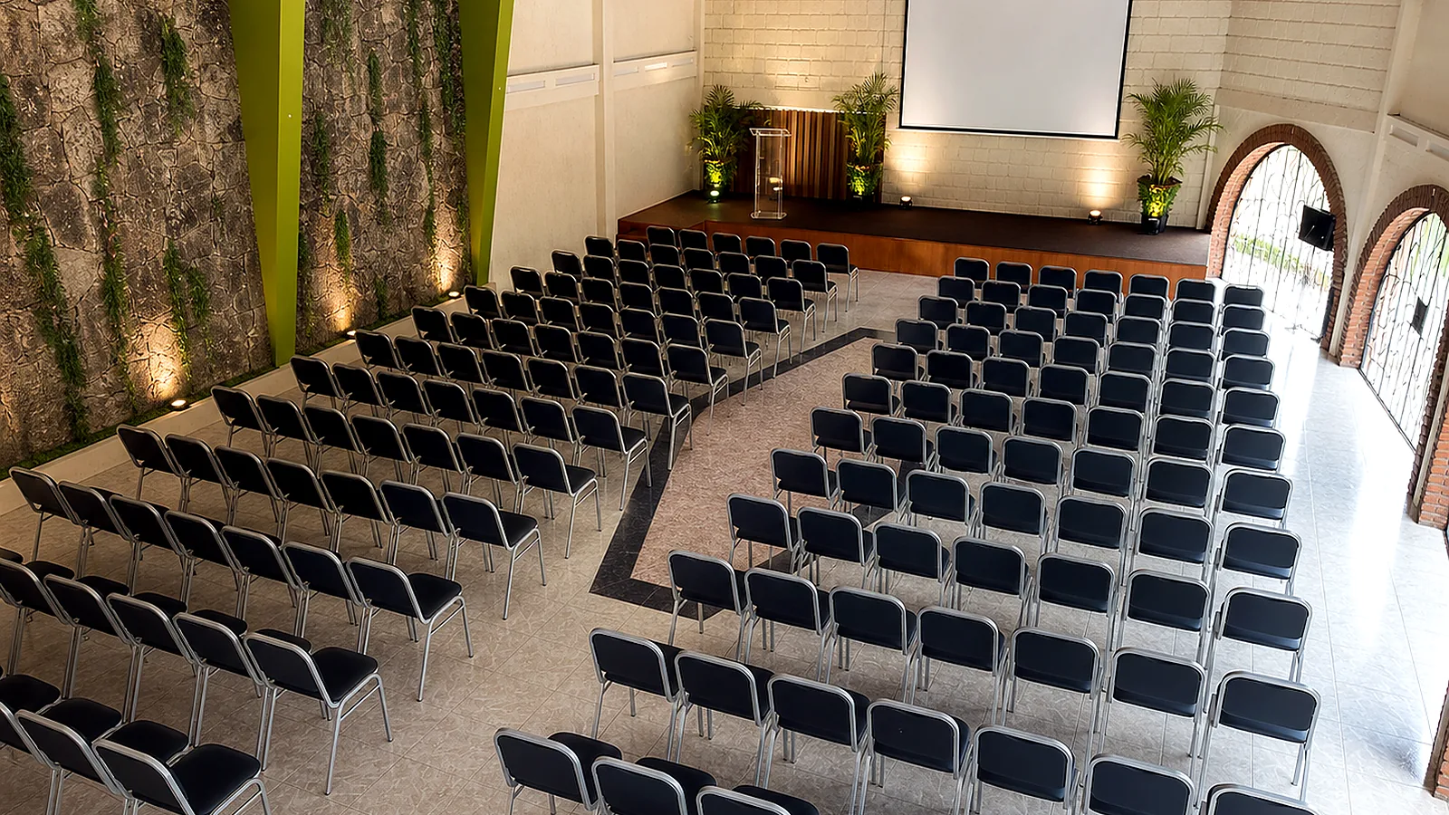 Cursos y conferencias